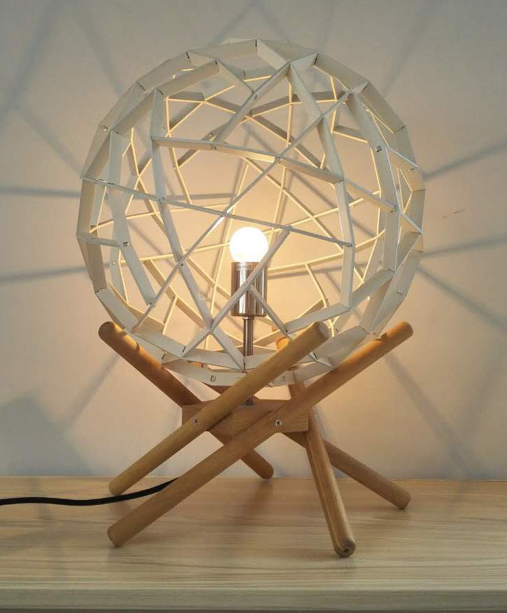 Decorative wood table lamp