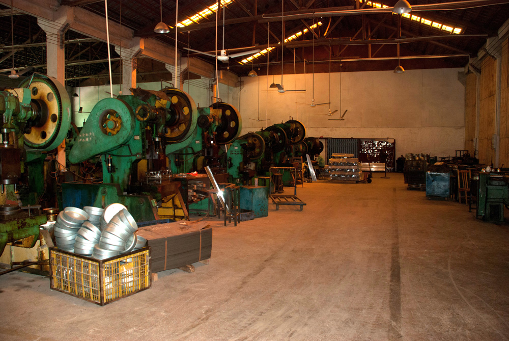 东南照明车间-佛山市南海区东南灯饰照明有限公司