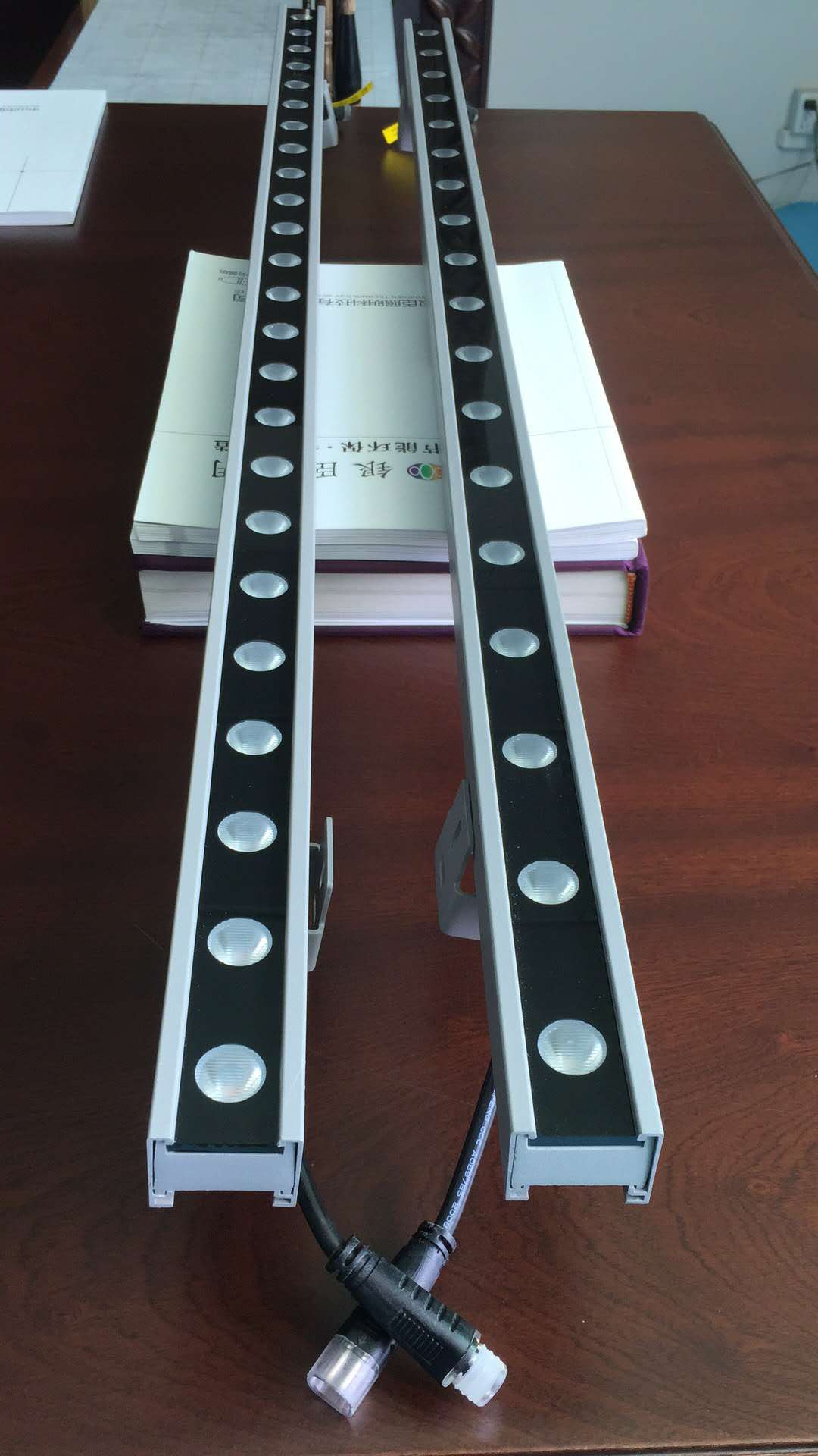 led洗墙灯-3528新款结构防水无缝对接断点续传